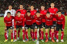 LOS XOLOS EN LA CANCHA DEL ESTADIO CALIENTE.